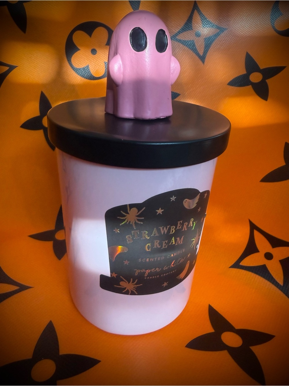 Strawberry Cream Scented Candle - Picture 2 of 4